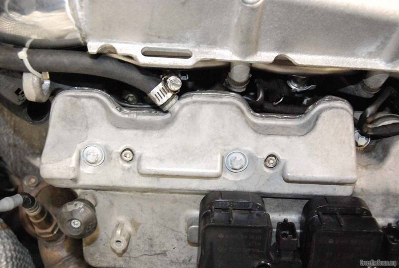 Chrysler crossfire valve cover leak #2